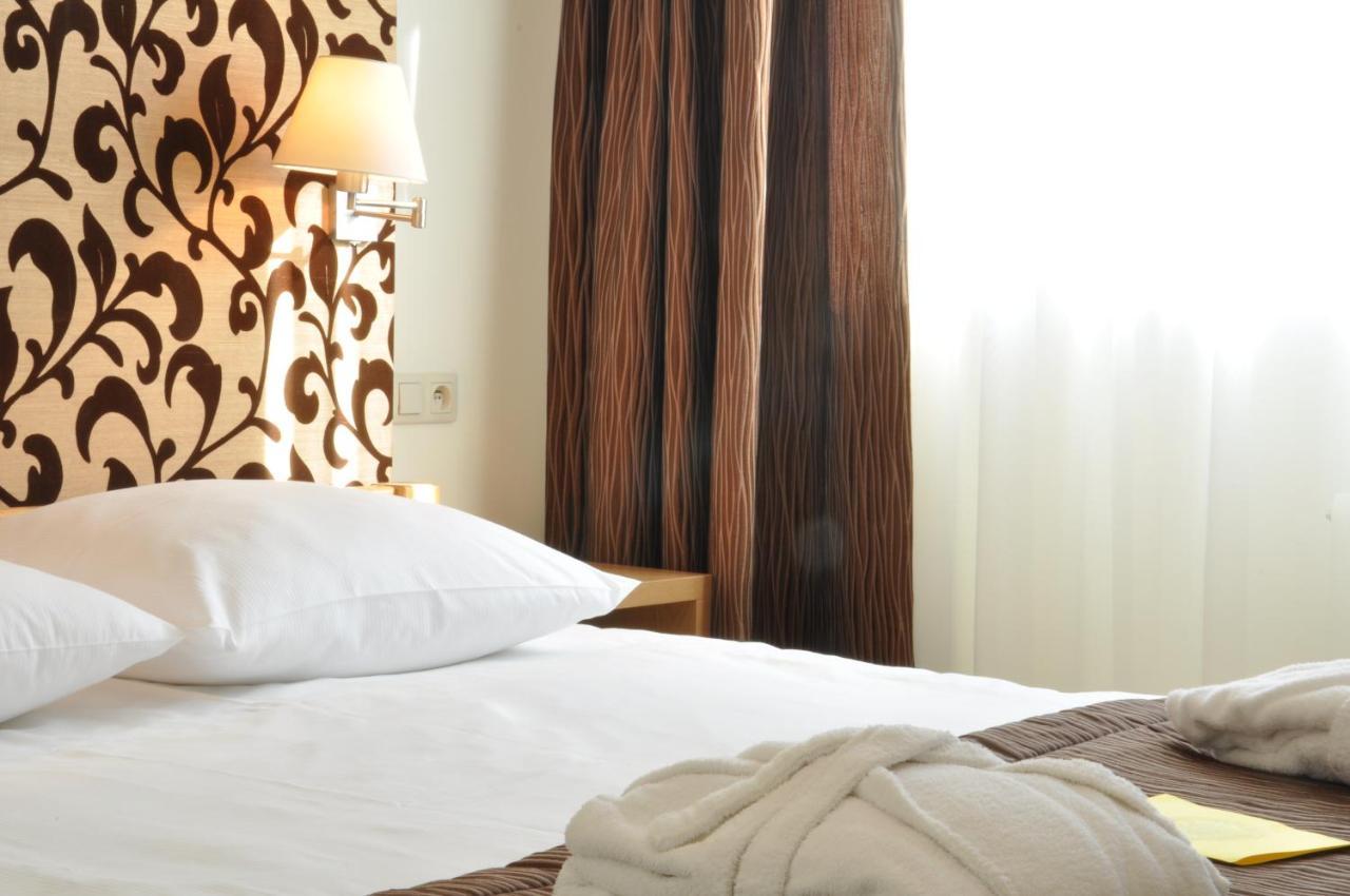 Centrum Barnabitow Готель 3*